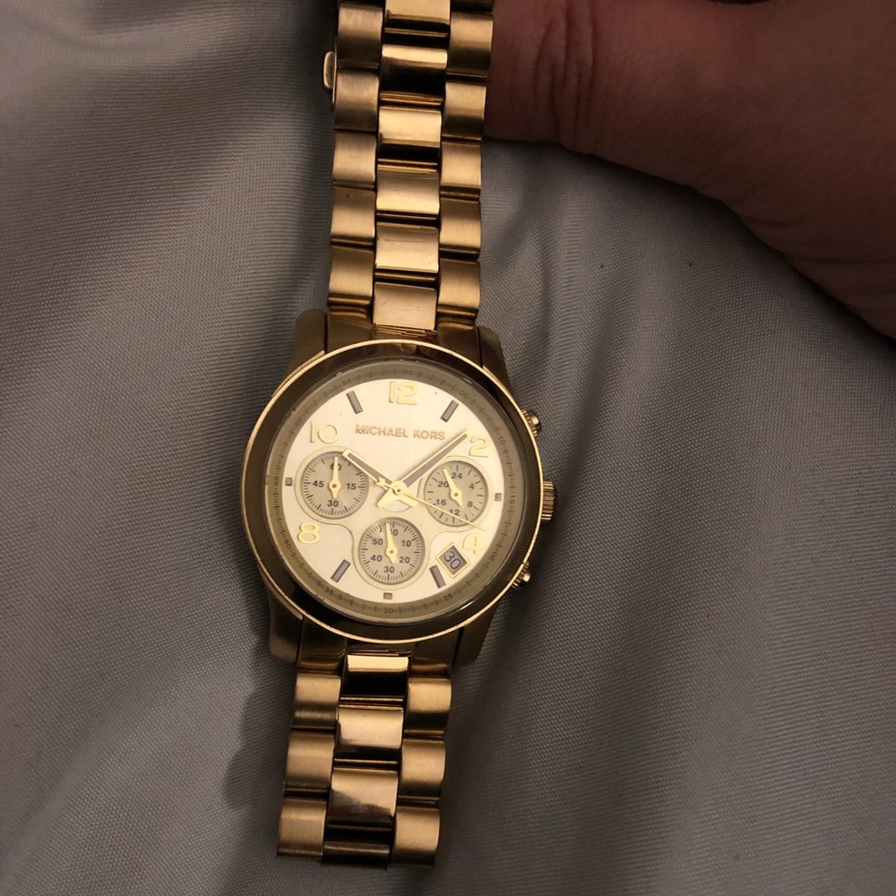 Michael Kors Gold chronograph watch - Picture 3 of 5